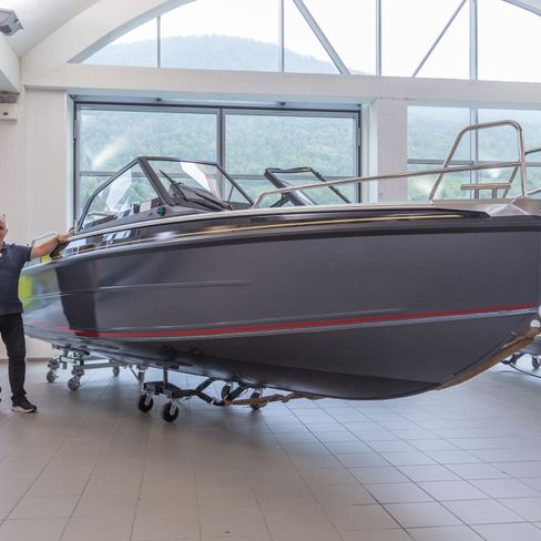 Yamaha båt i sølv
