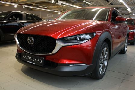 Rød Mazda CX-30